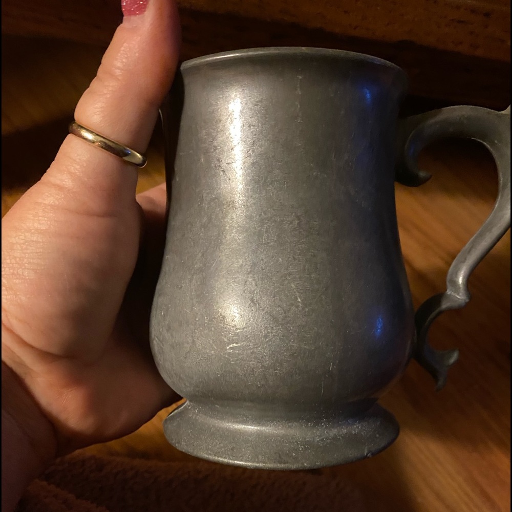 Set of 2 pewter mugs